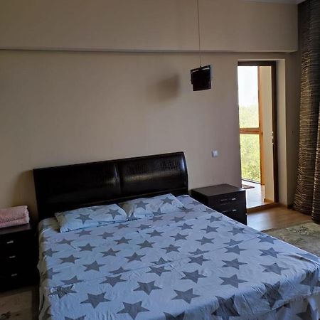 2 Room Flat Almaty Bagian luar foto