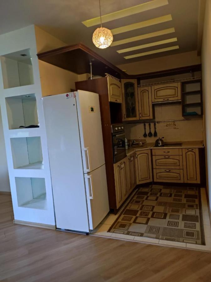 2 Room Flat Almaty Bagian luar foto