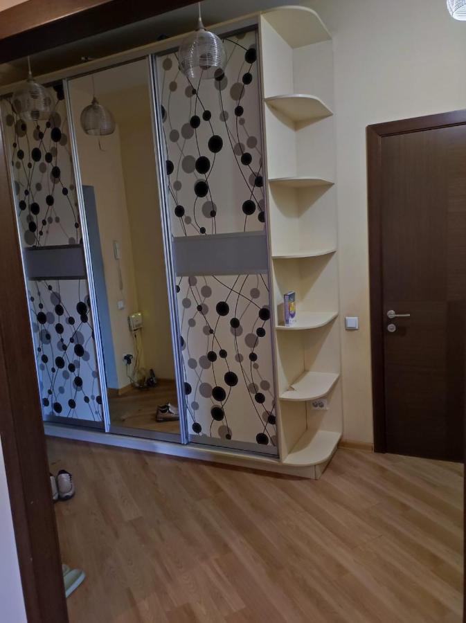 2 Room Flat Almaty Bagian luar foto